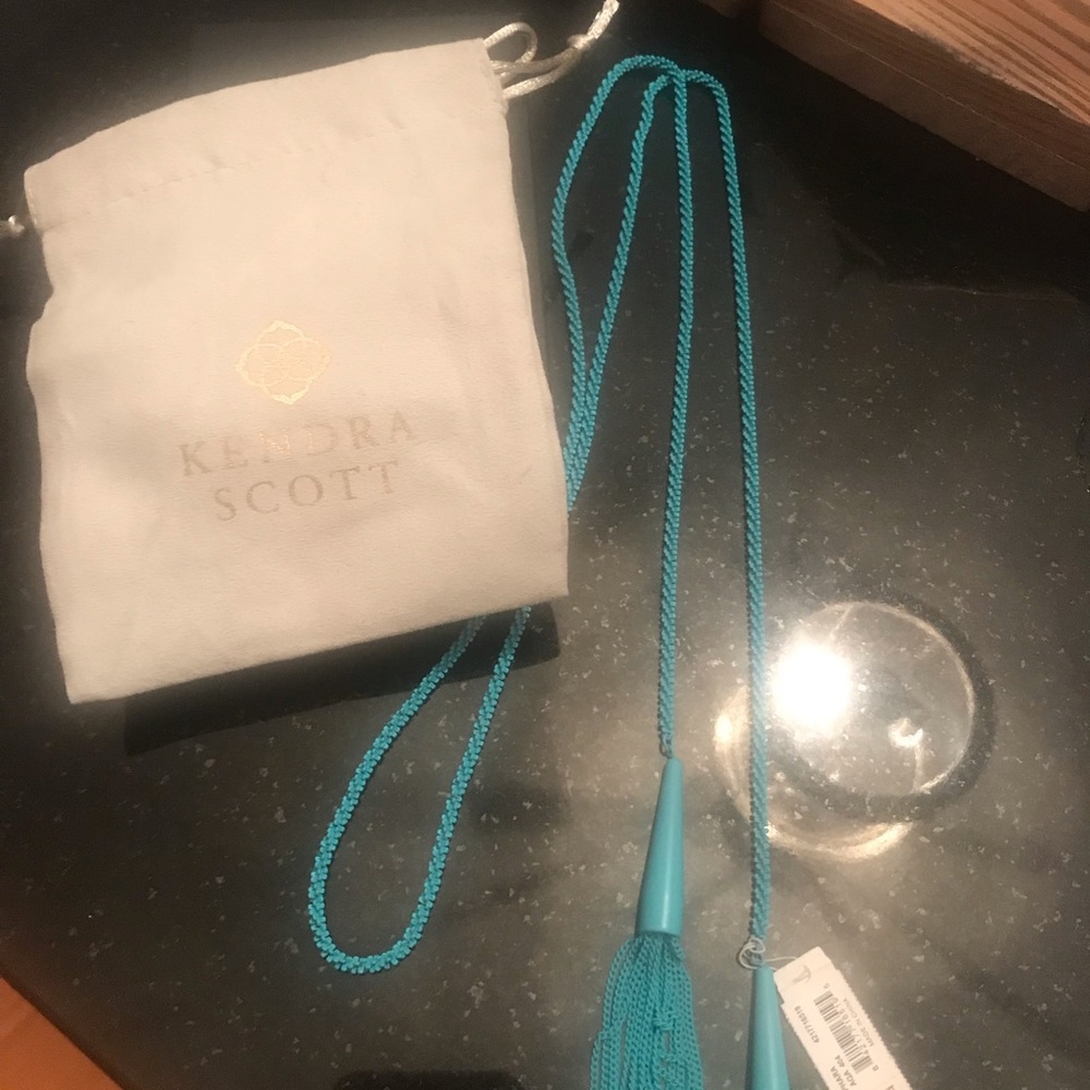 Kendra Scott necklace